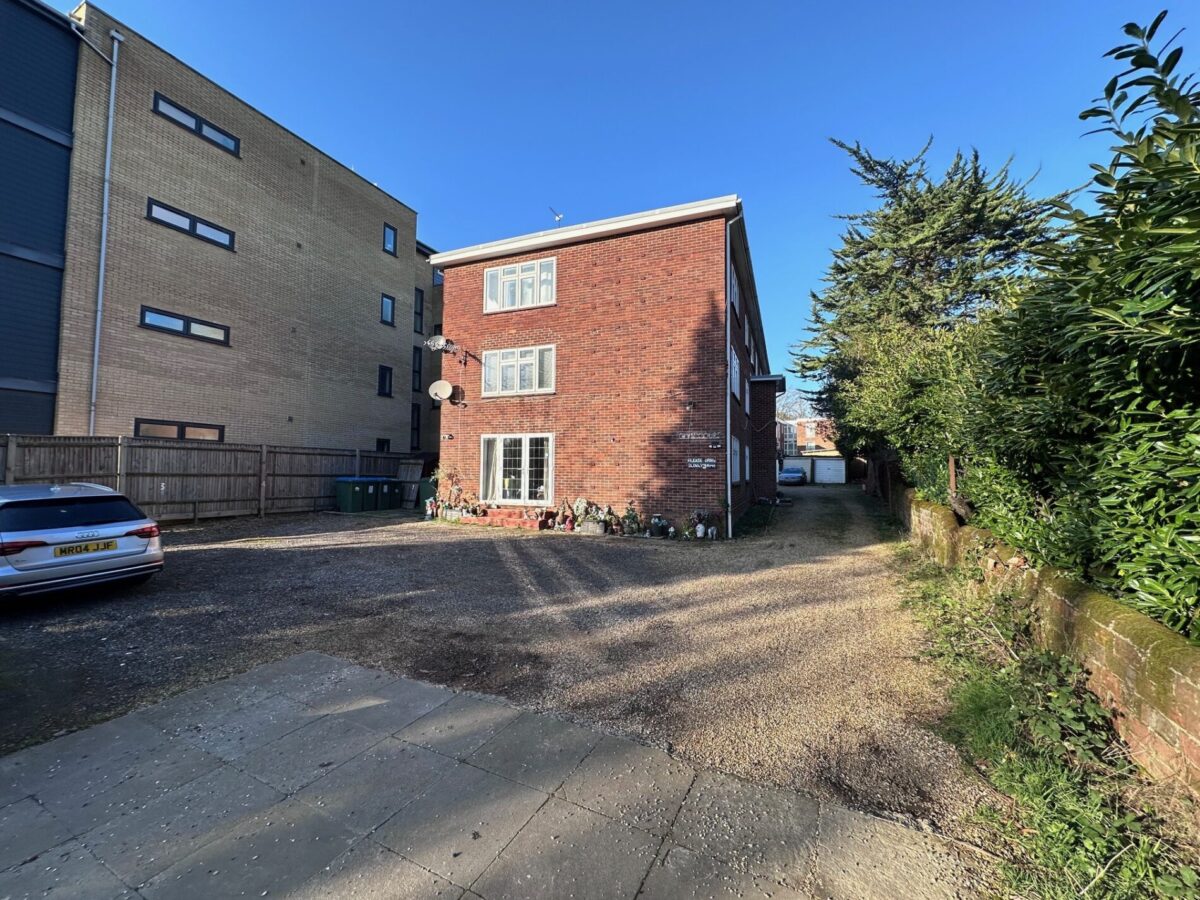 Flat 4 Glyn Court, 37 Archers Road, Banister Park, Southampton S015 2NB