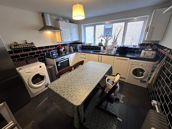 Flat 4 Glyn Court, 37 Archers Road, Banister Park, Southampton S015 2NB