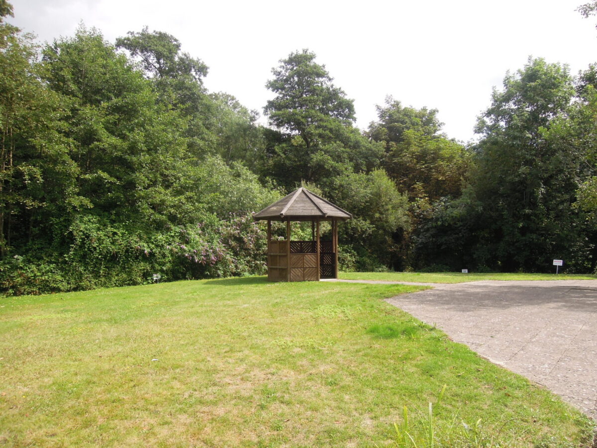 Rosida Gardens, Hill Lane