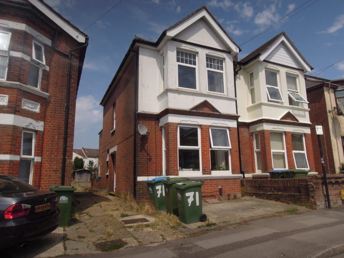 Wilton Avenue, Polygon, Southampton, SO15 2HB